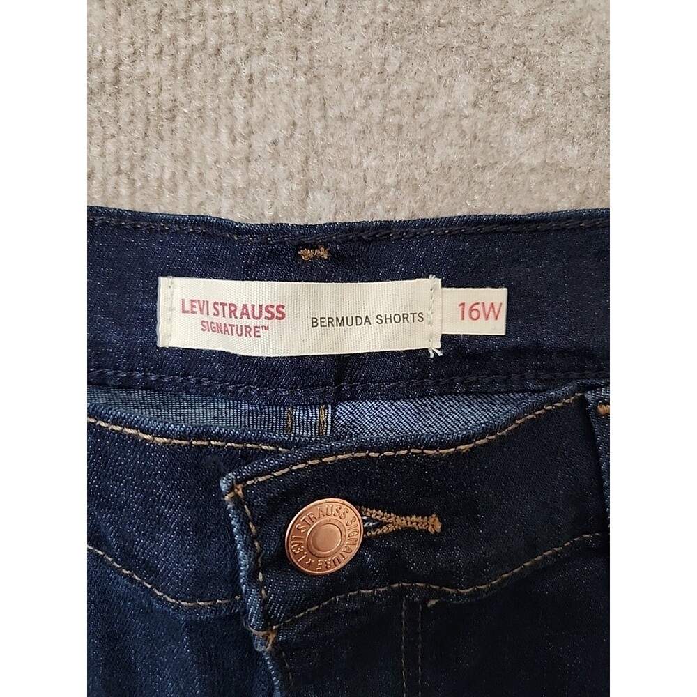 Levi Strauss Signature Bermuda Shorts Womens 16W Blue Dark Wash Cuffed NEW - Picture 9 of 12